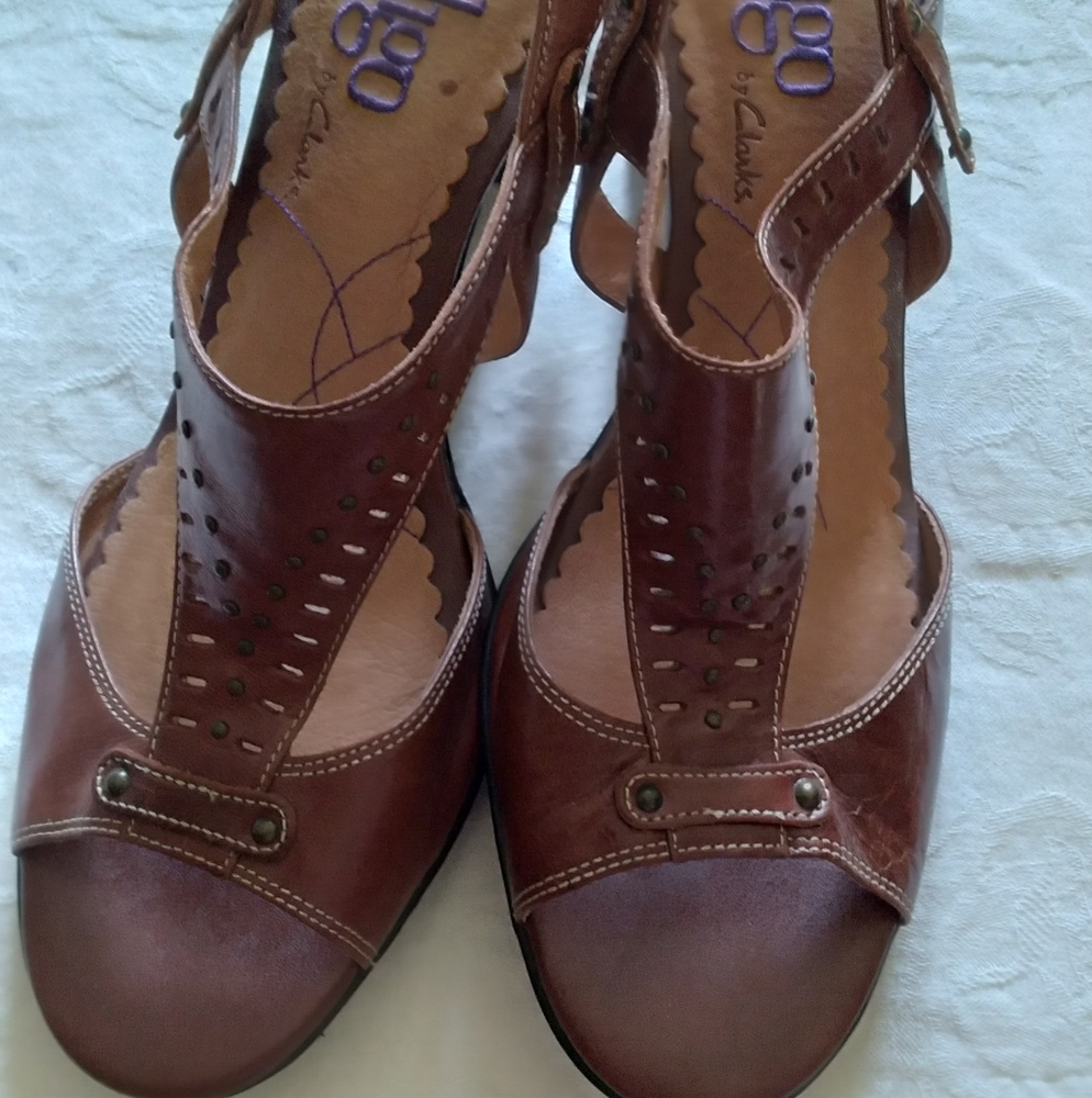 (SH32) Indigo by Clarks,  wedge Sandal,size 9M